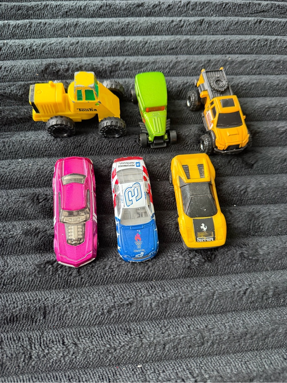 ❤️5/$10❤️ 🏎️ Mixed Die Cast Vehicle Lot - 6 Vehicles